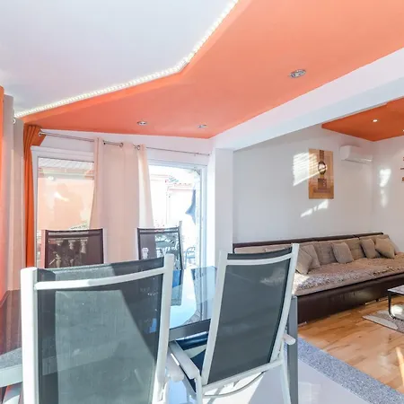 Apartment Croliday Alladin Zadar Vir